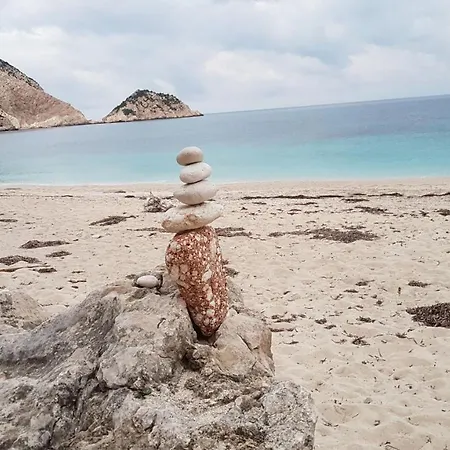 Beautiful Beachfront Apartment In Lixouri Greece *