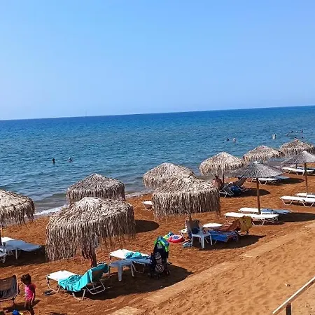 Apartment Beautiful Beachfront Apartment In Lixouri Greece *